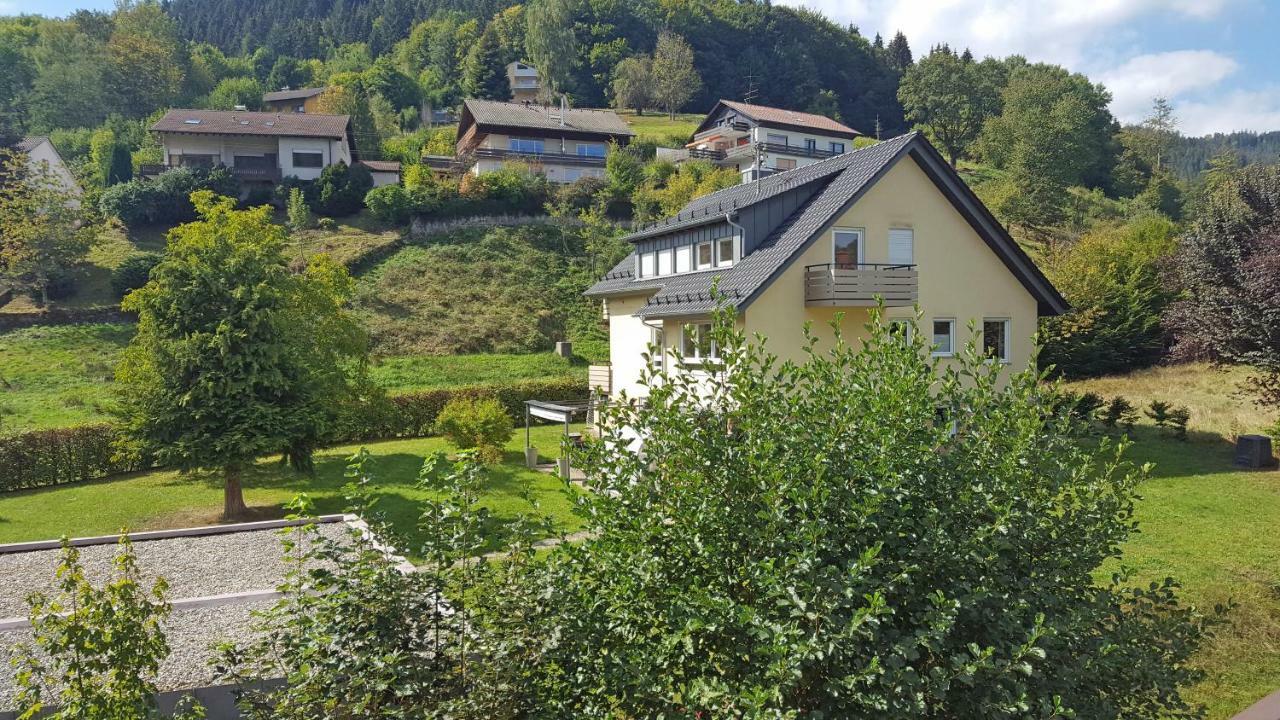 Ferienwohnung Am Kurpark Бад Вилдбад Екстериор снимка