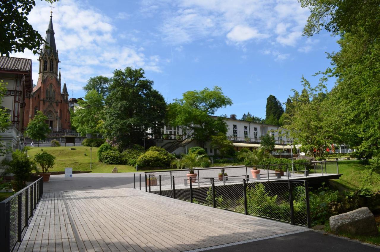 Ferienwohnung Am Kurpark Бад Вилдбад Екстериор снимка