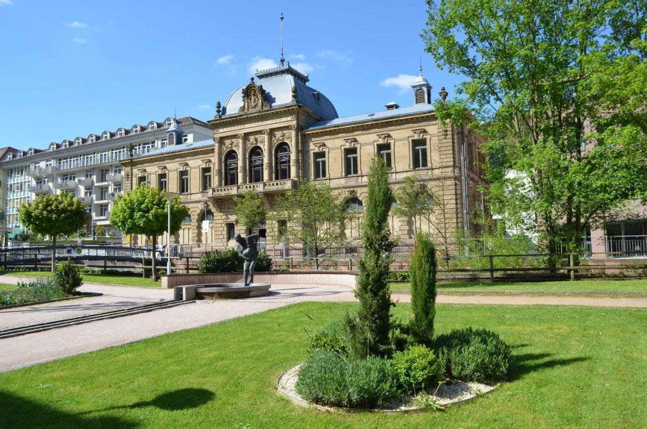 Ferienwohnung Am Kurpark Бад Вилдбад Екстериор снимка